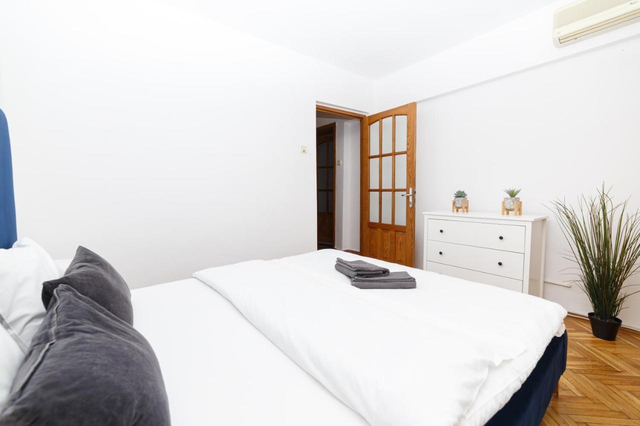 부쿠레슈티 Color Ap Calea Victoriei 12C 아파트 외부 사진